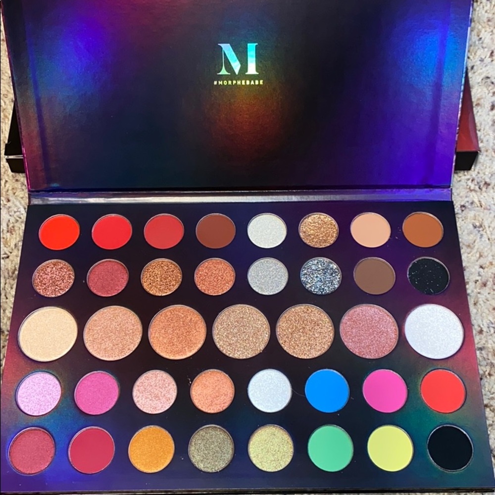 Morphe pallet Hot the Lights